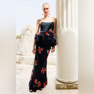 🔥🔥Zara Black top  with Red Floral Design